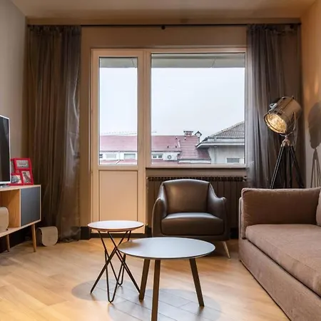 High-end With Free Parking In Center Apartment