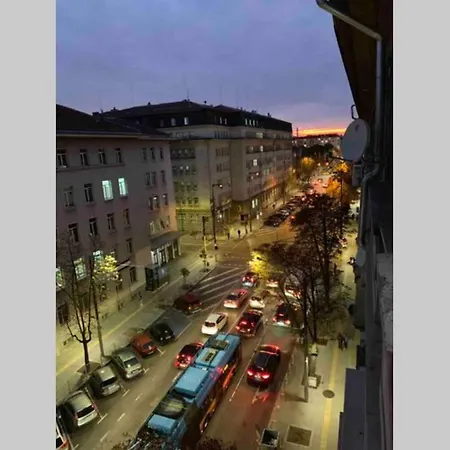 High-end With Free Parking In Center Apartment